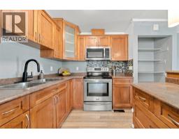 Primary Bedroom - 1621 Spartan Place, Kamloops, BC V2B7Z3 Photo 8