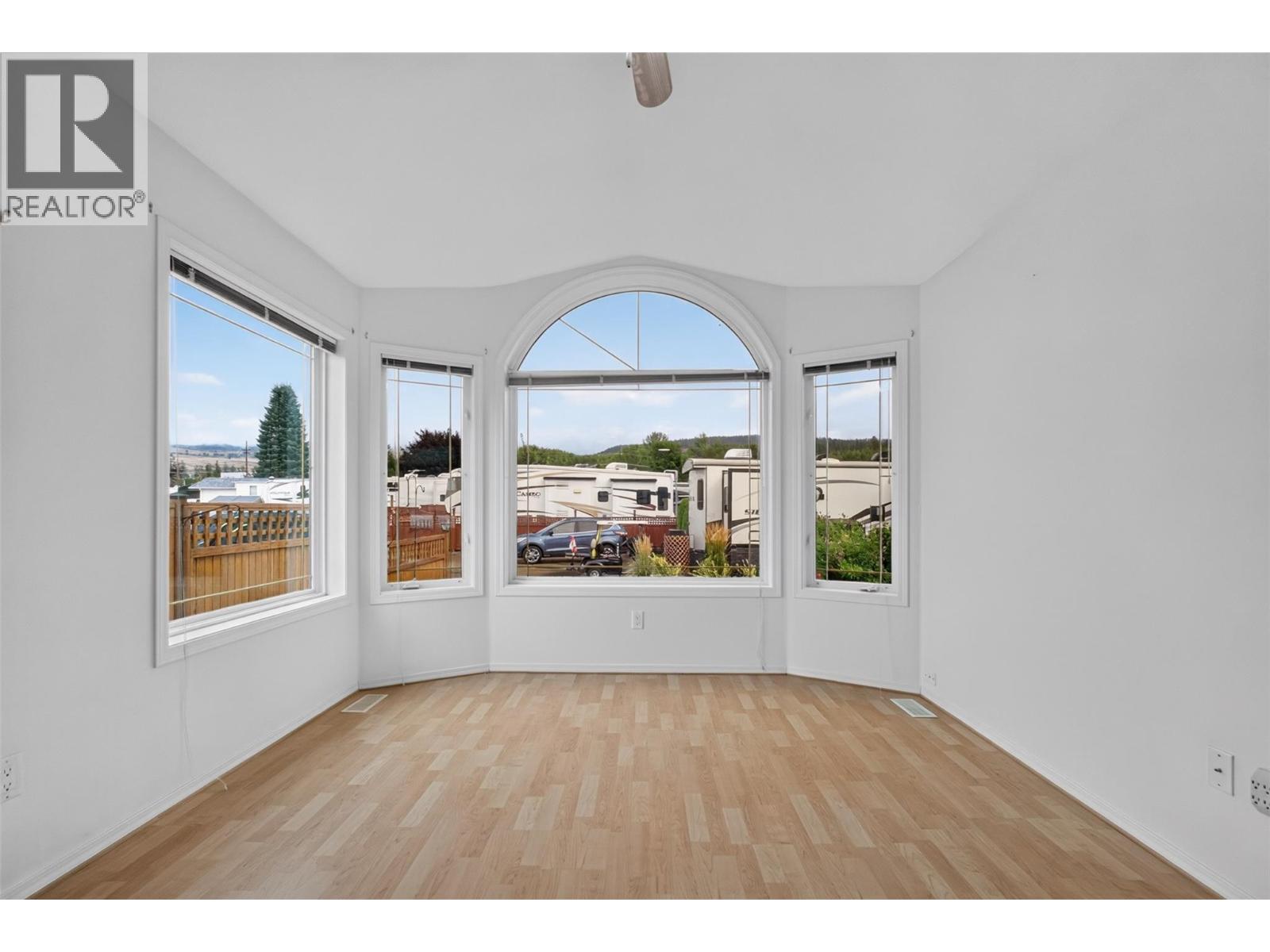 220 415 Commonwealth Road, Kelowna