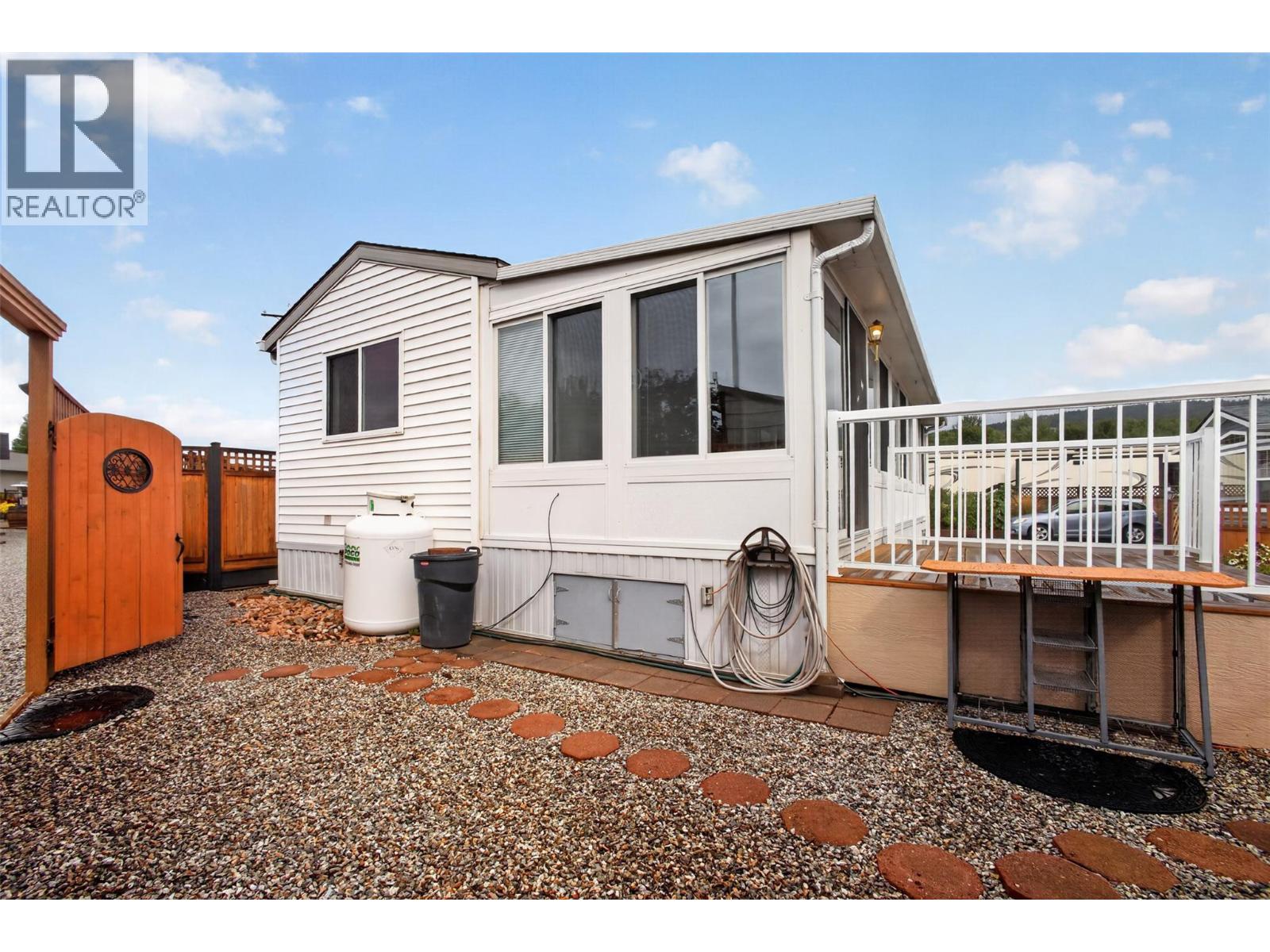 220 415 Commonwealth Road, Kelowna