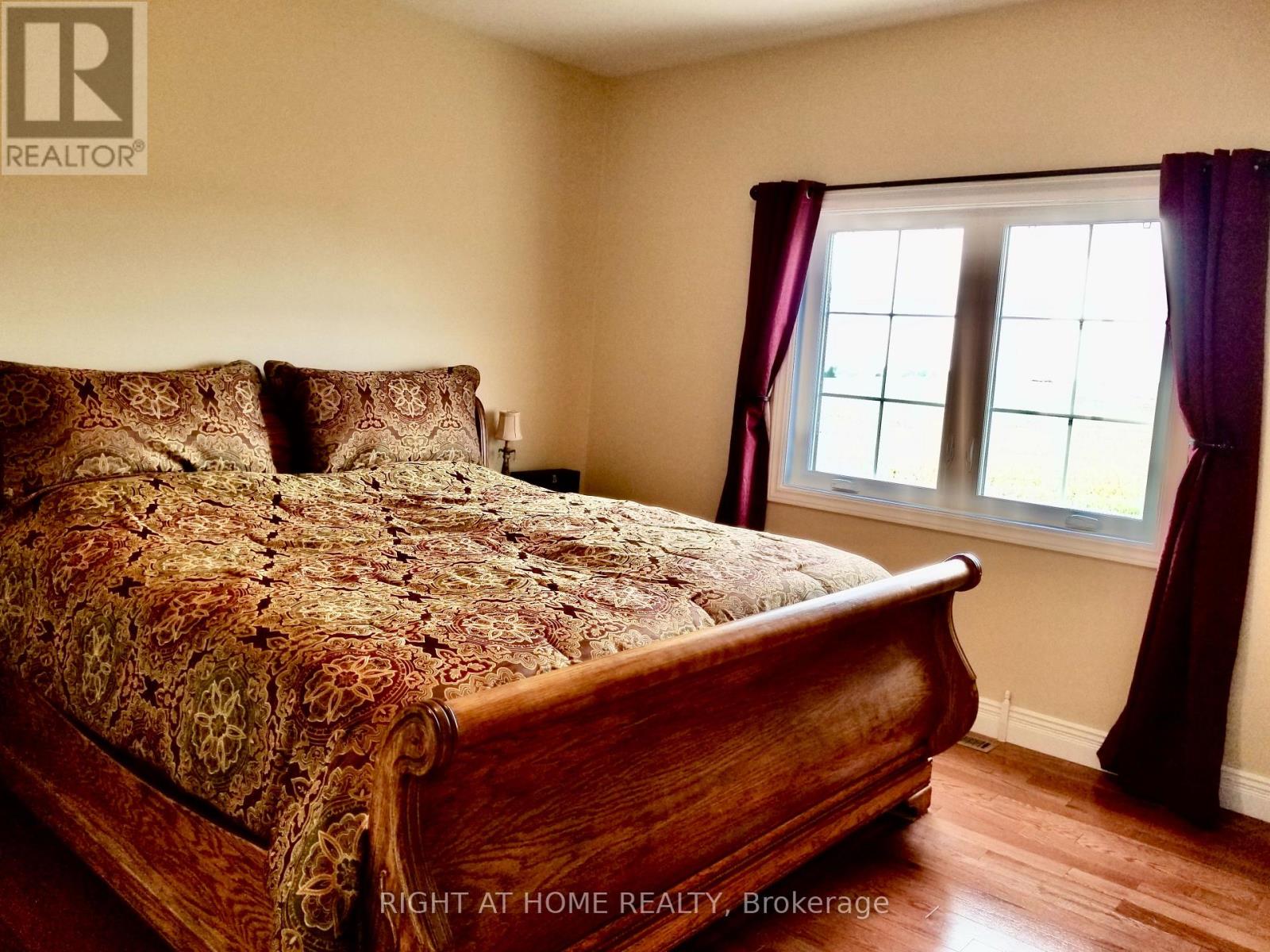376 SANDFORD ROAD, Uxbridge — photo 6