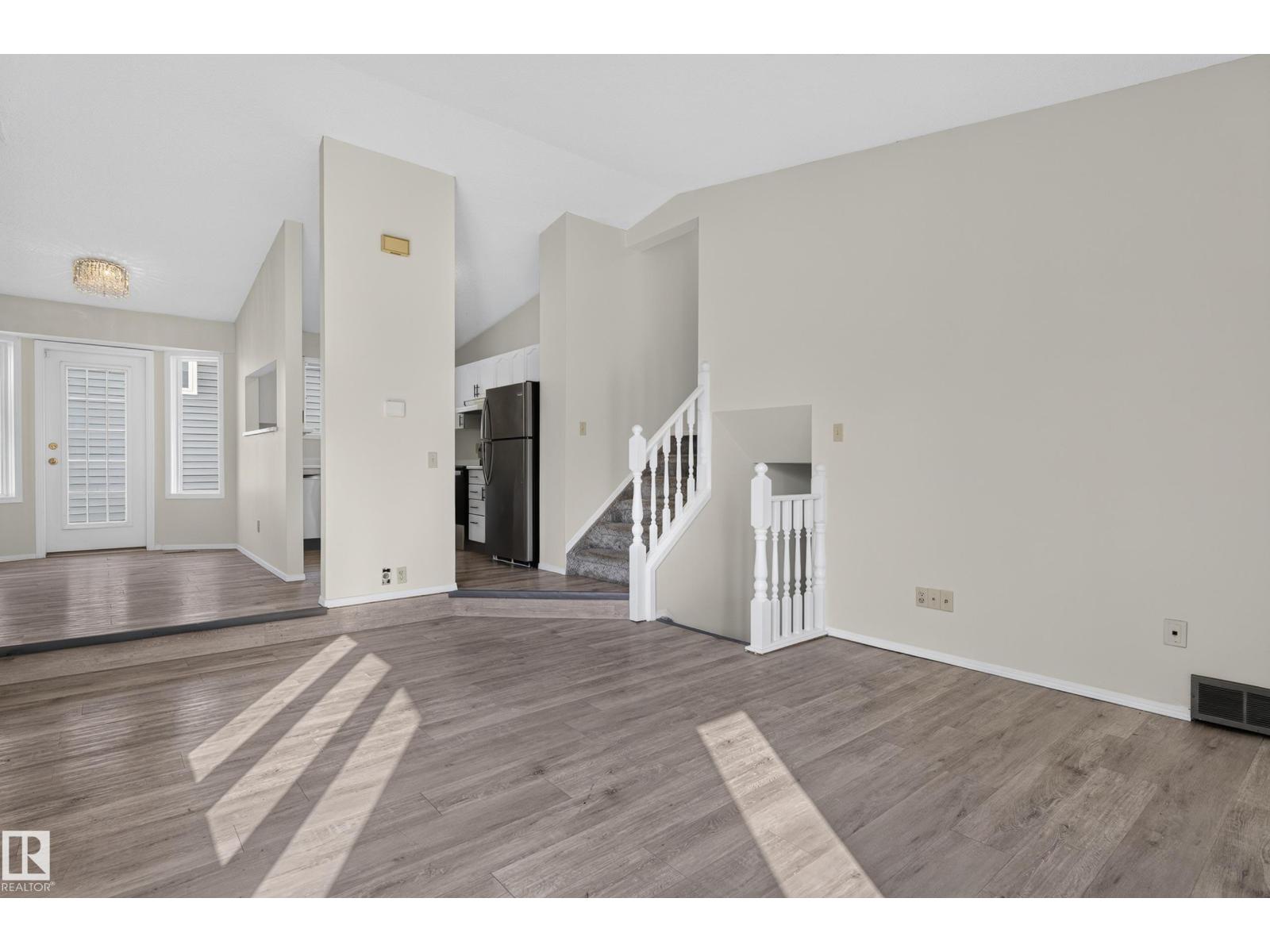 3722 34A Av NW NW photo 2 — MLS® E4509476