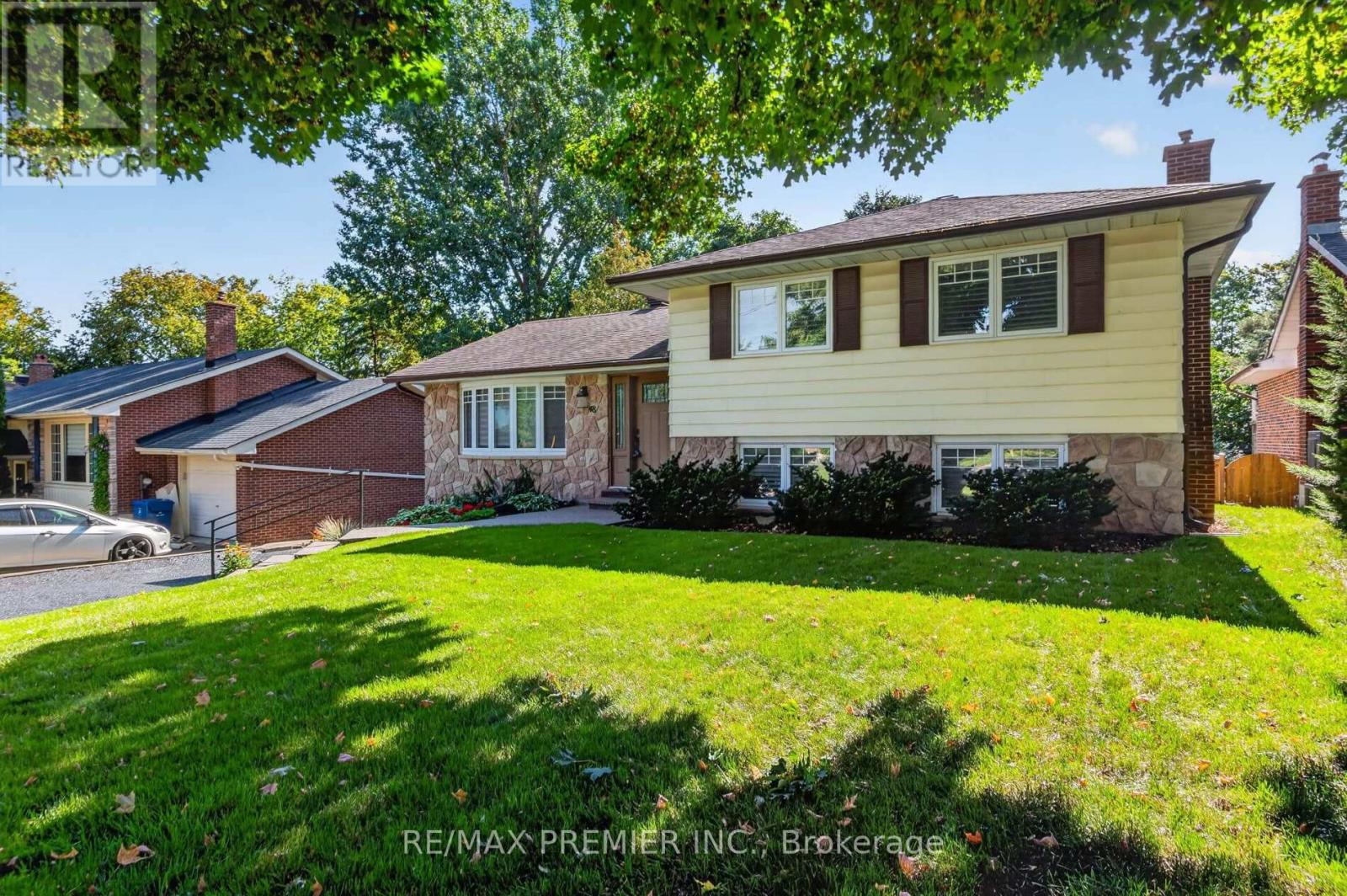 48 CHISHOLM STREET, Orangeville — photo 2