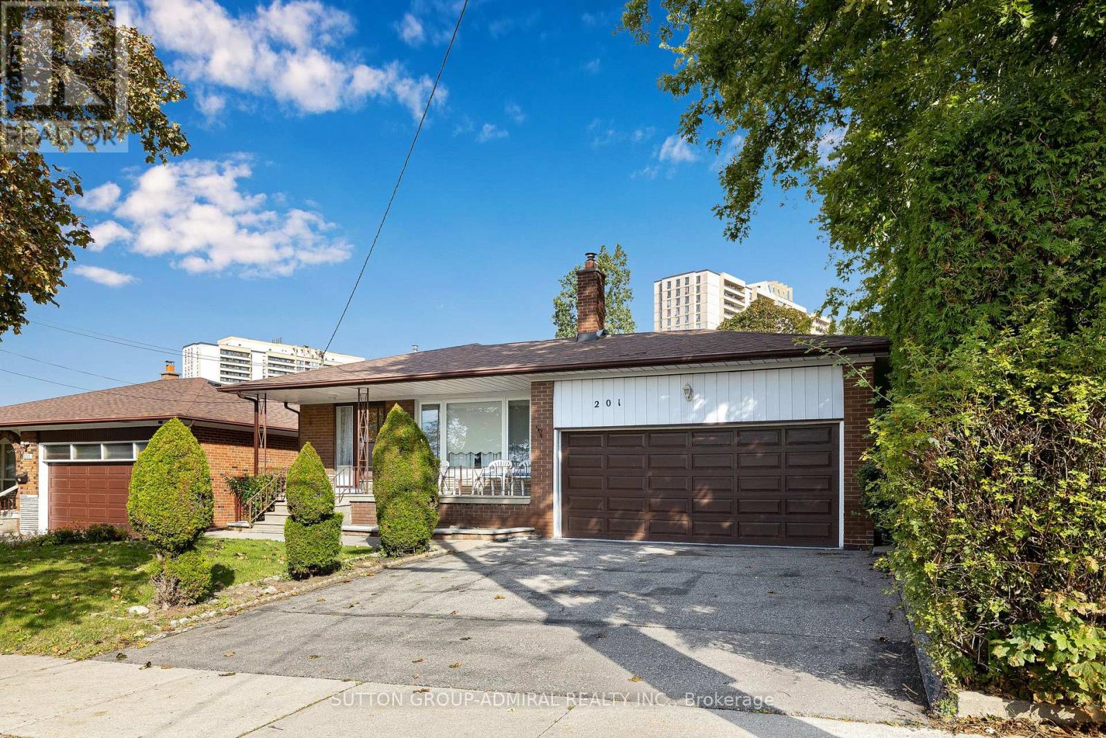 201 DERRYDOWN ROAD, Toronto (York University Heights) — photo 2