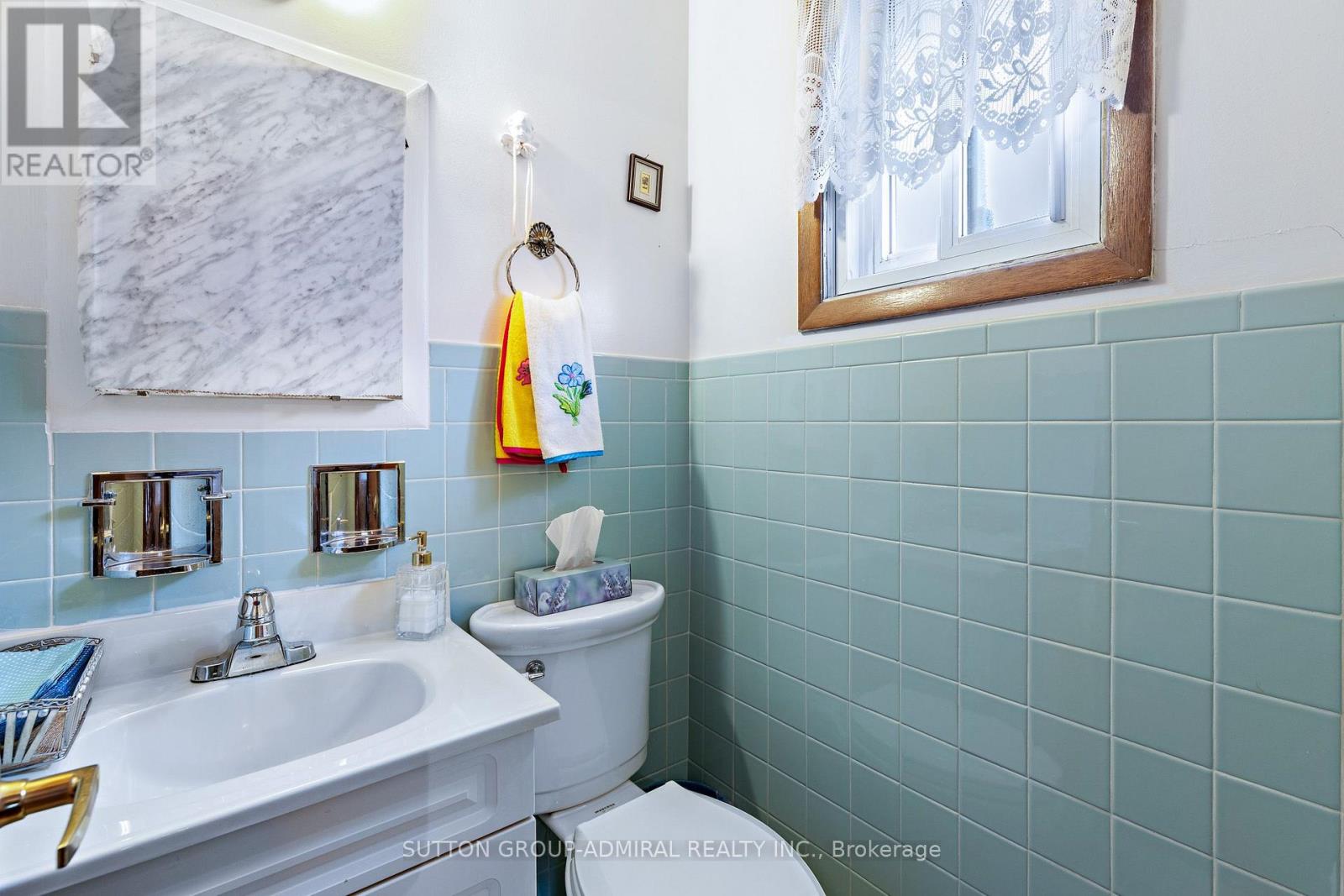 201 DERRYDOWN ROAD - 20