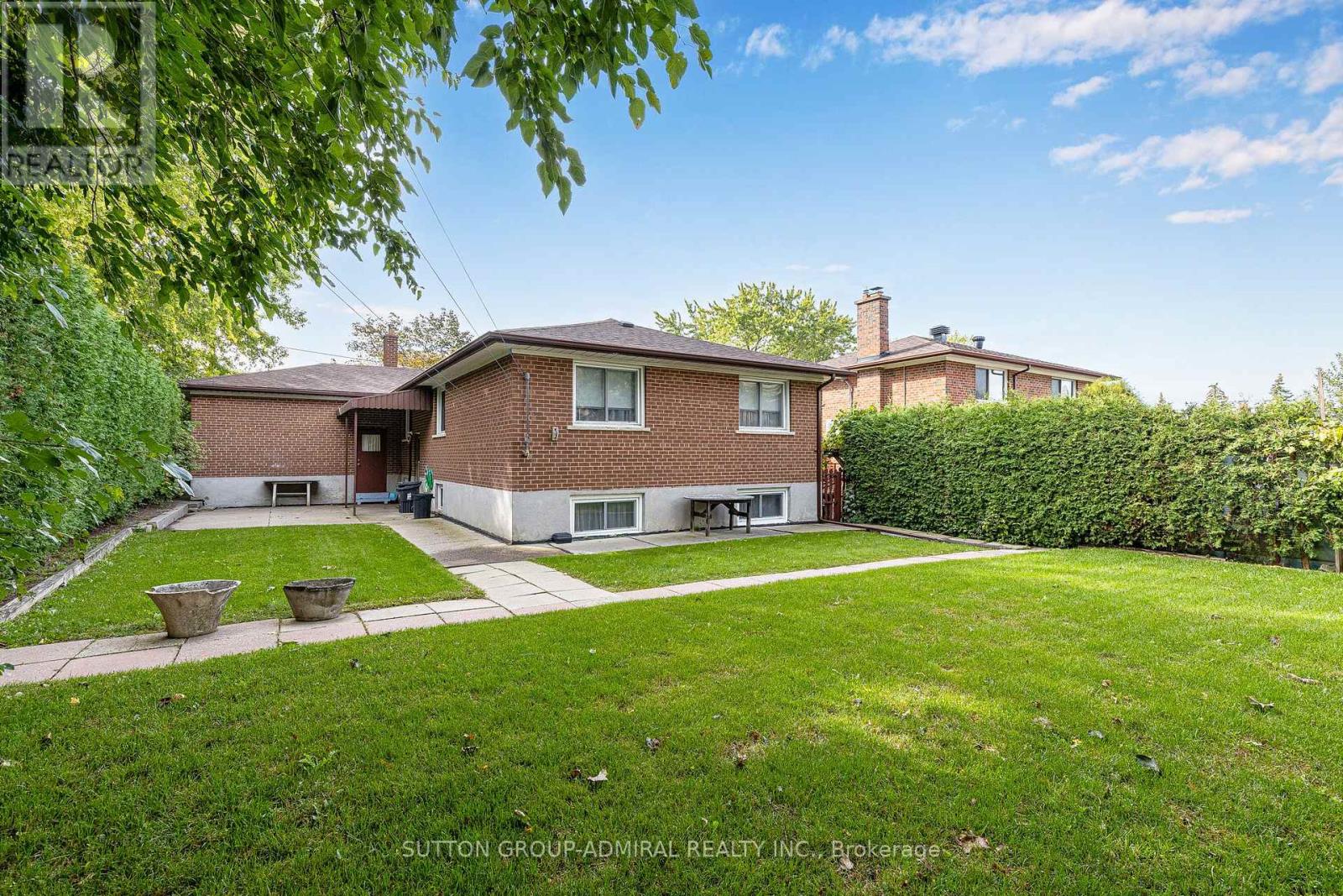 201 DERRYDOWN ROAD - 38
