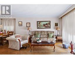 Kitchen - 201 Derrydown Road, Toronto, ON M3J1S2 Photo 9