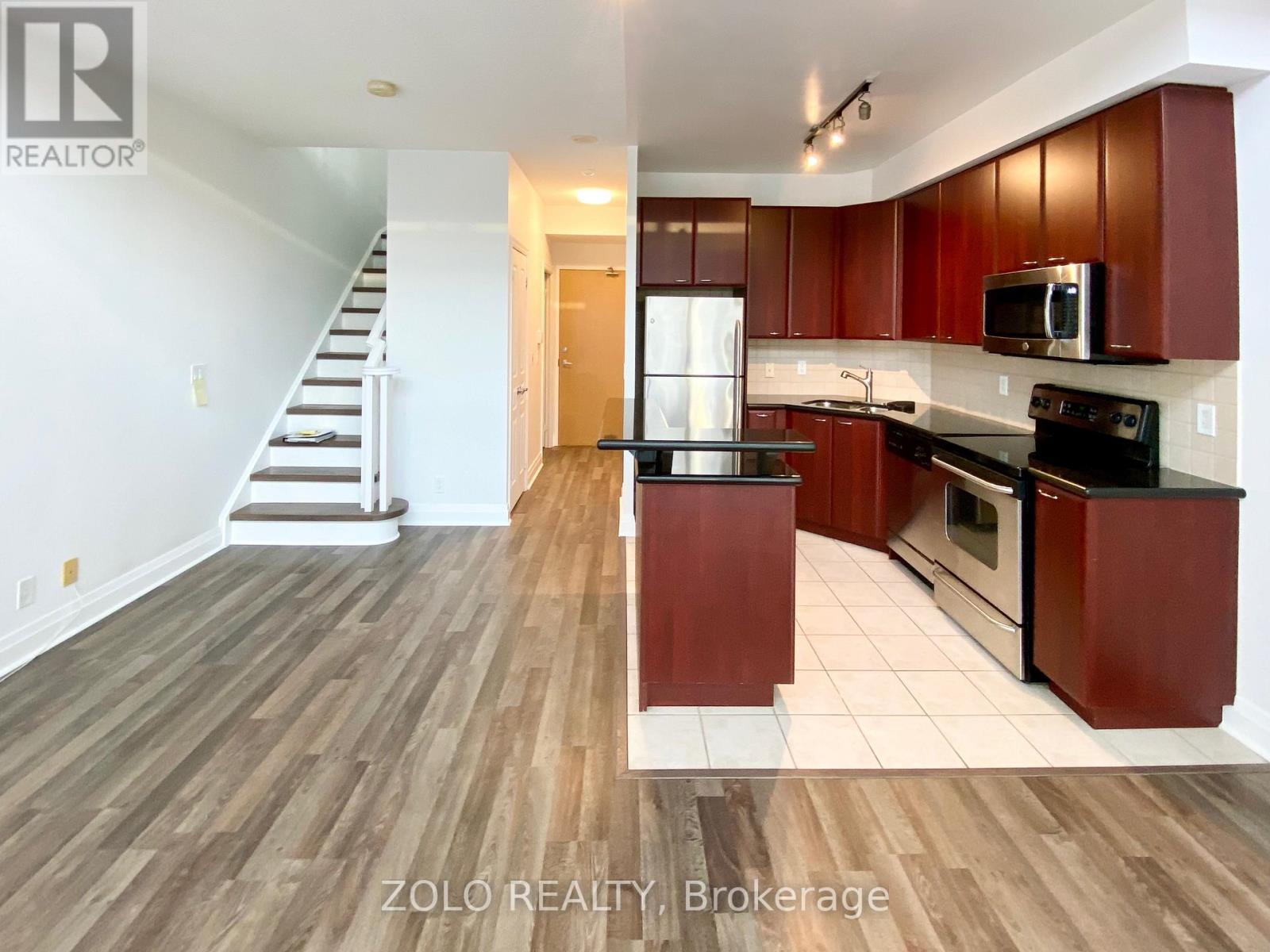 516 - 220 BURNHAMTHORPE ROAD W, Mississauga (City Centre) — photo 3