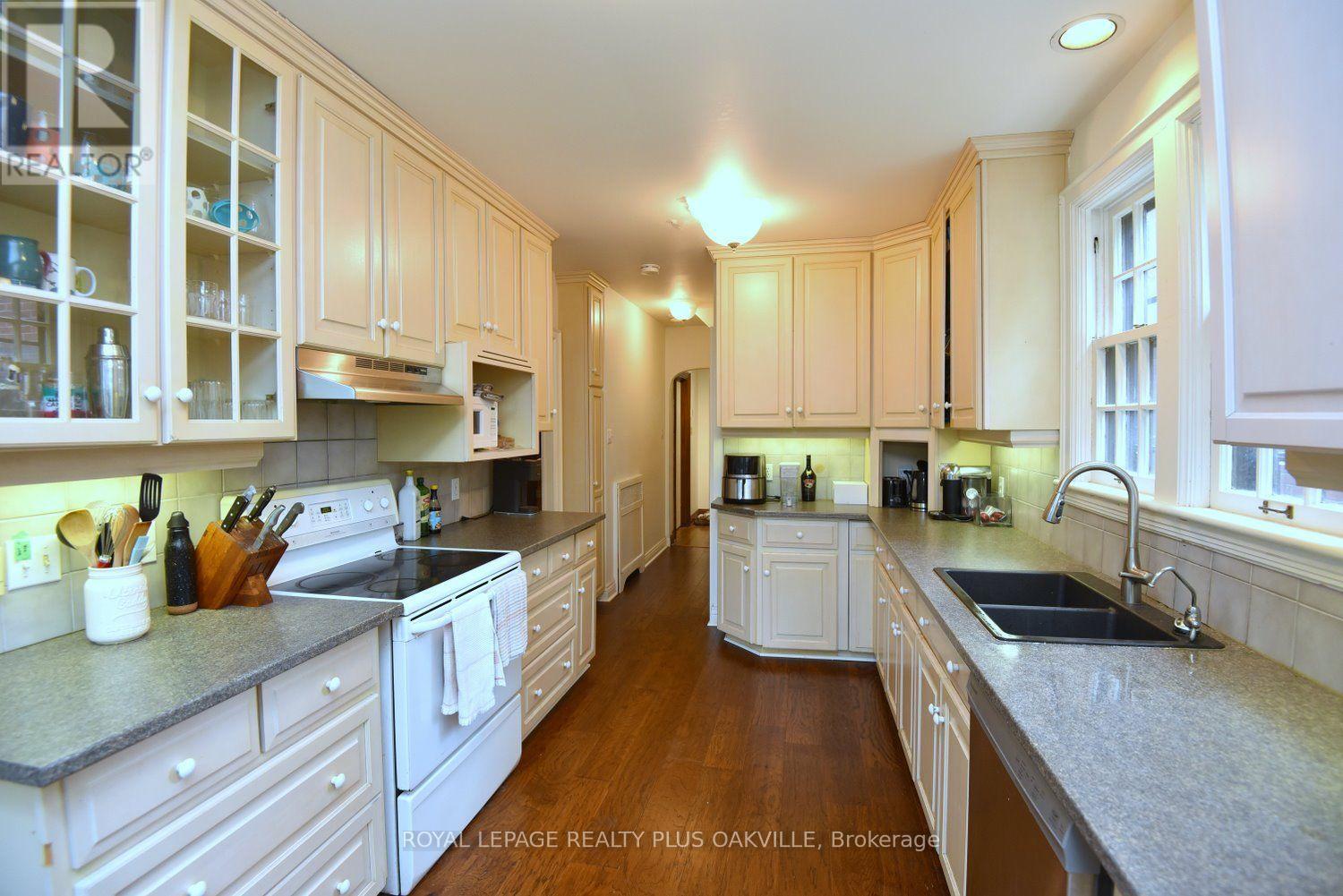 1236 KING STREET W, Hamilton (Westdale) — photo 9