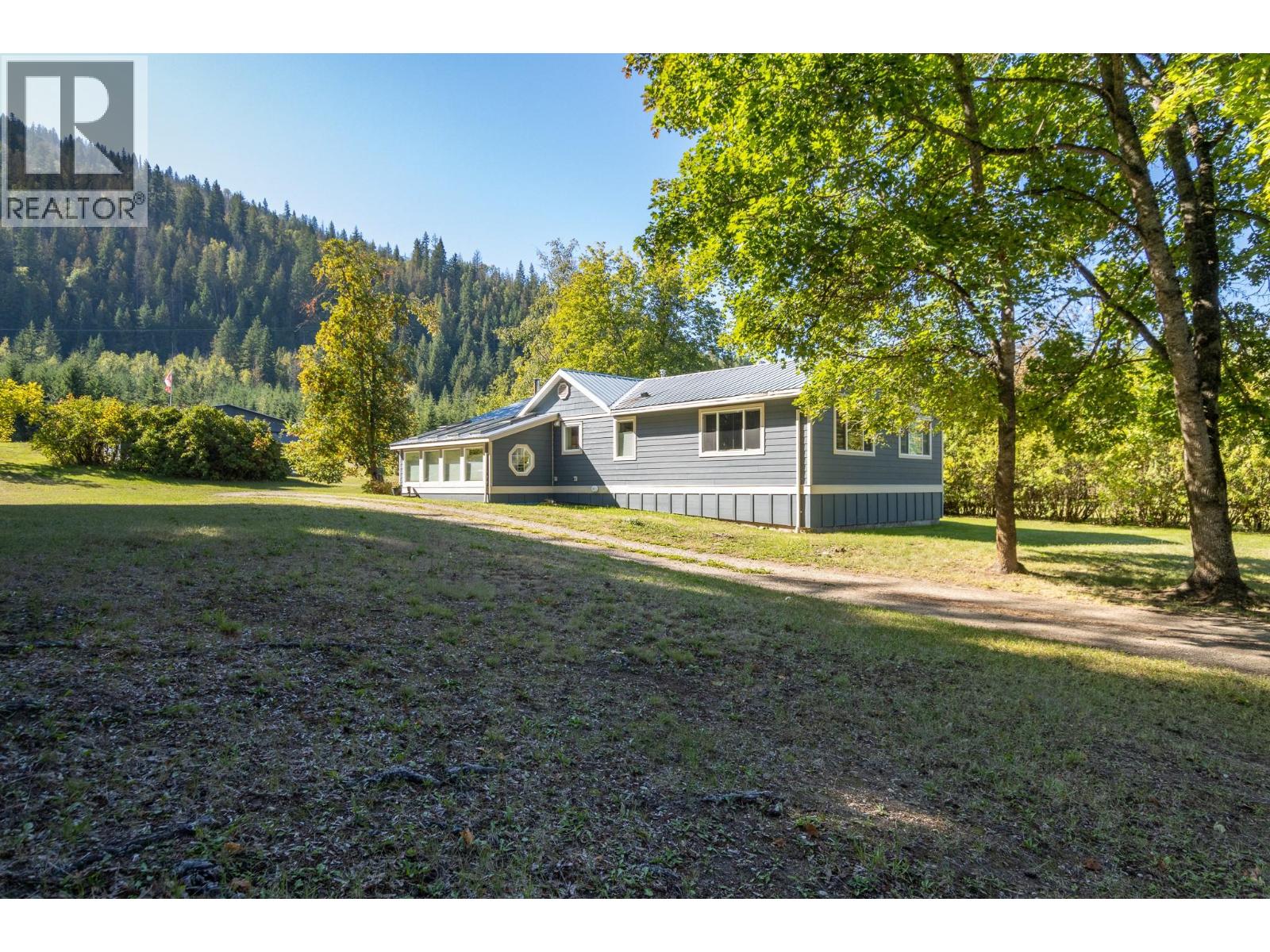 1370 20 Avenue SE - 63