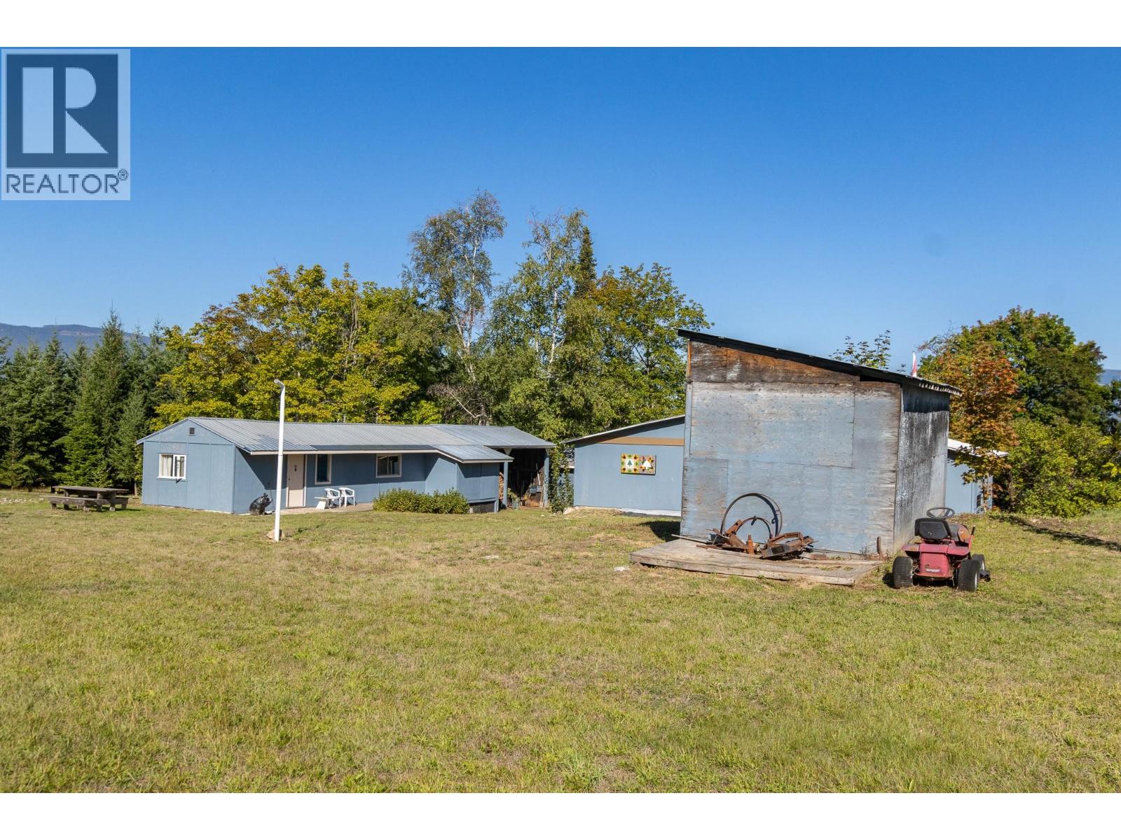 1370 20 Avenue SE - 44