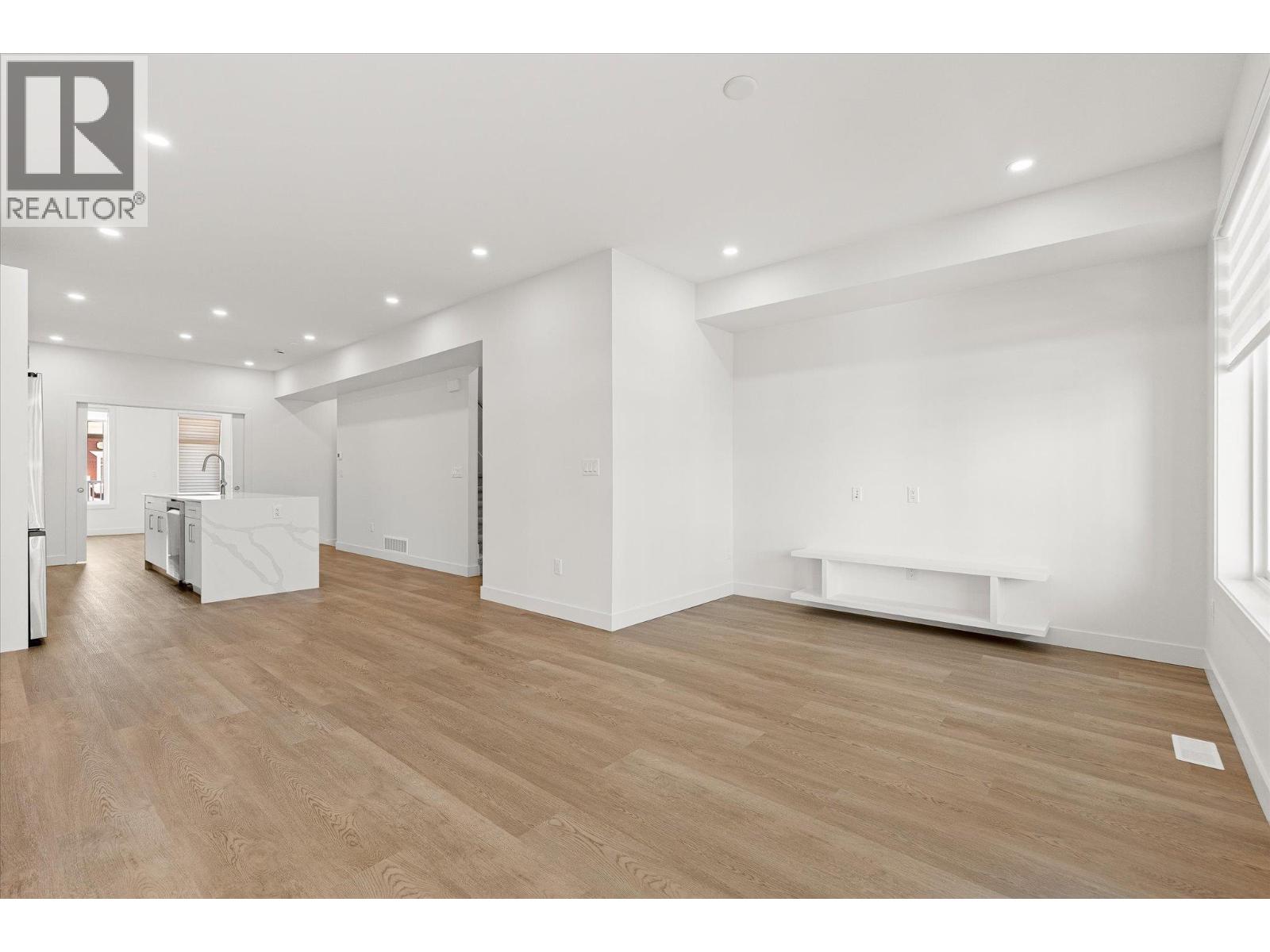 #117 5300 Main Street - Image 20