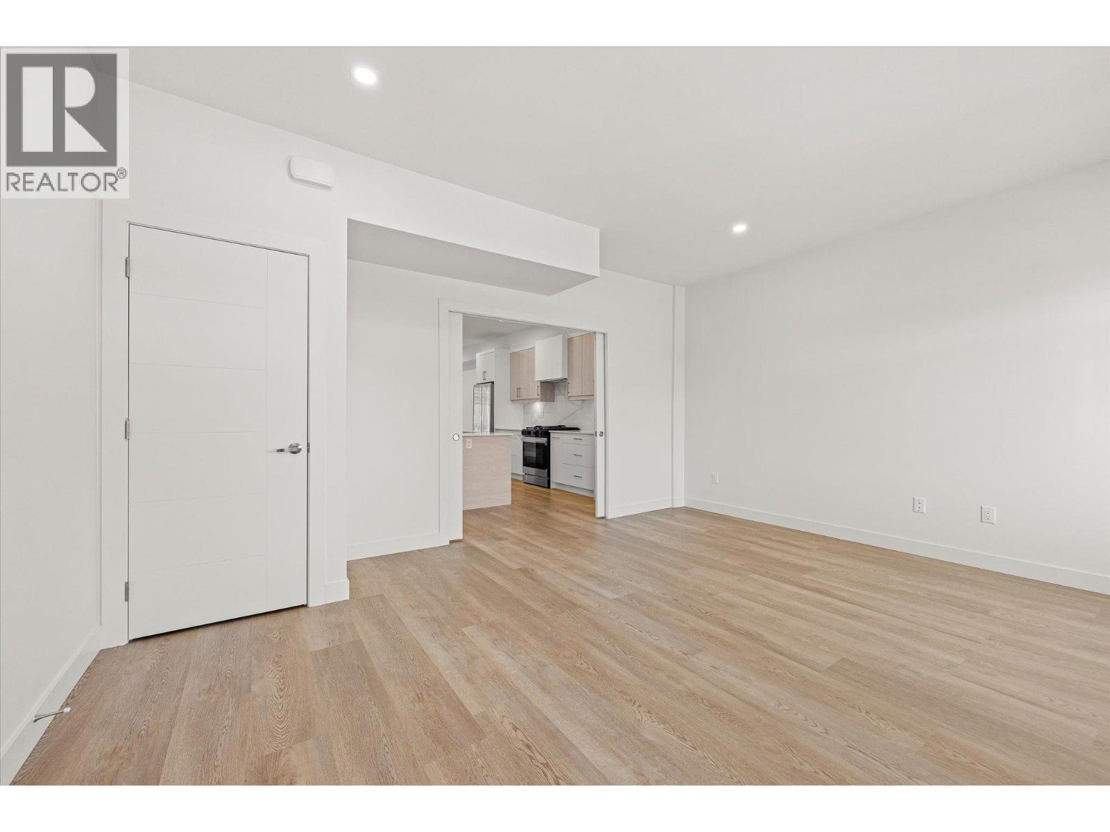 #117 5300 Main Street - Image 8
