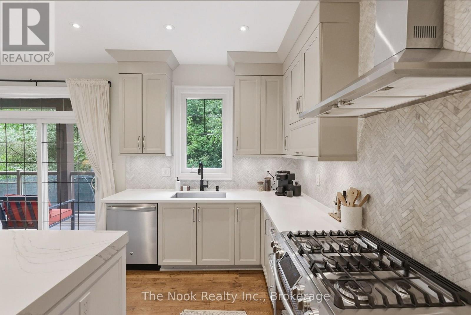 34 MAHAFFY PLACE, Clarington (Courtice) — photo 11
