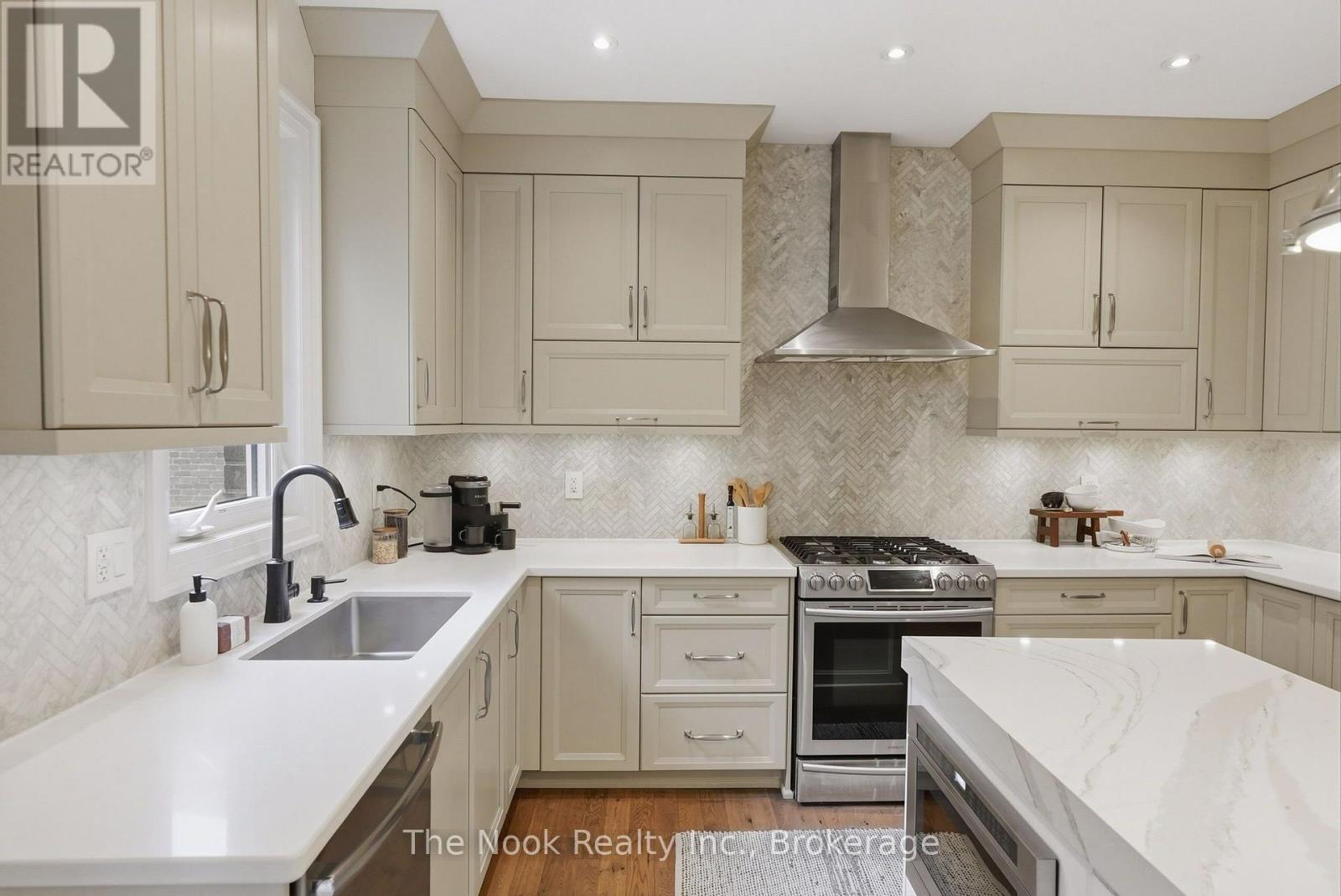 34 MAHAFFY PLACE, Clarington (Courtice) — photo 9
