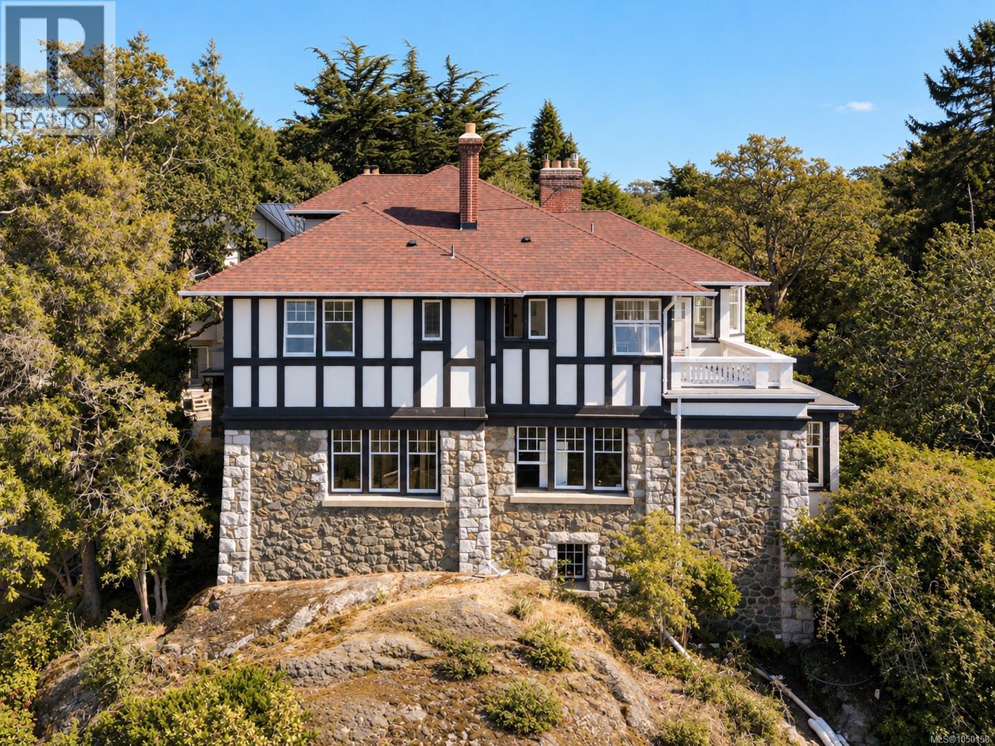 515 Foul Bay Rd - 1