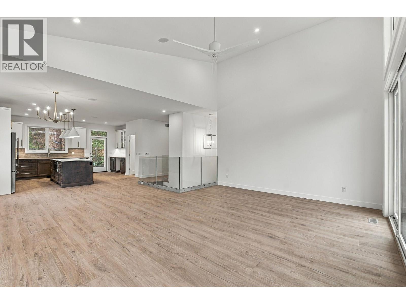 487 Clifton Road N - Image 13