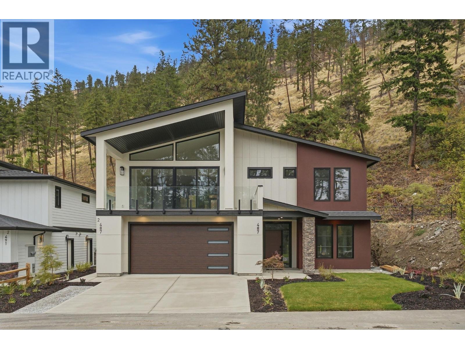 487 Clifton Road N - 2