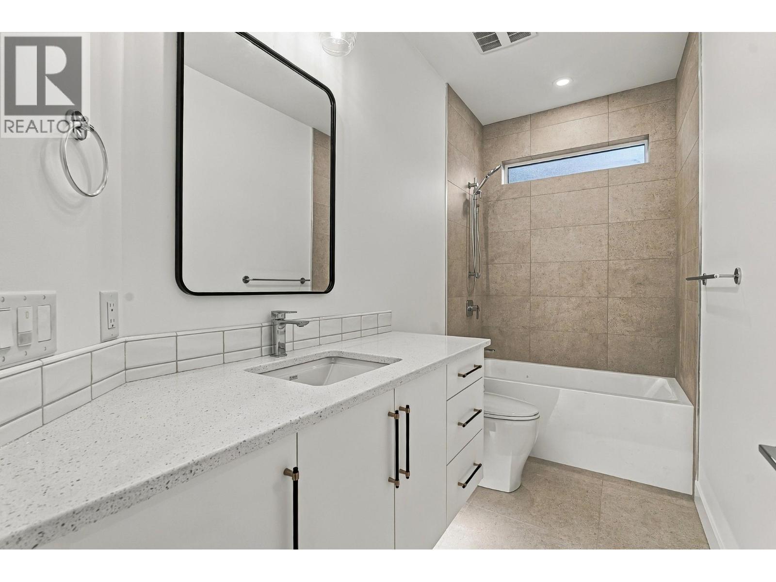 487 Clifton Road N - Image 36