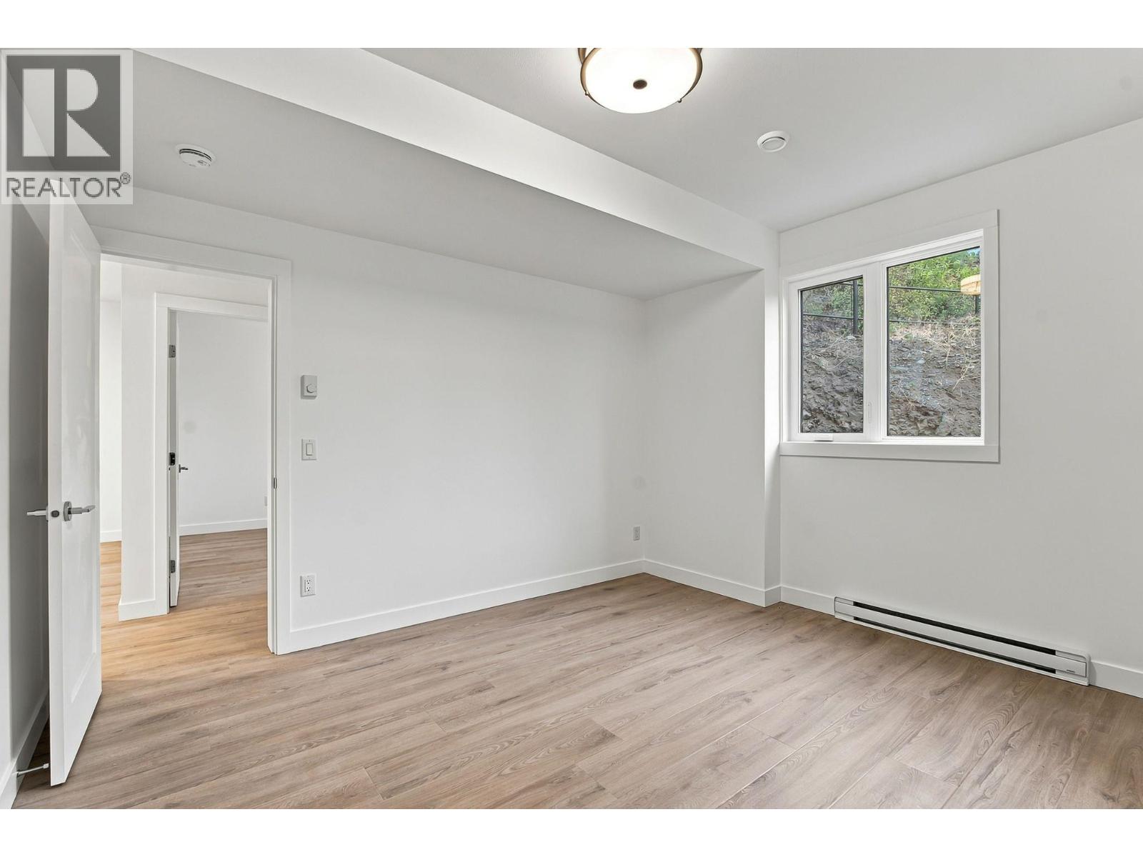 487 Clifton Road N - Image 46