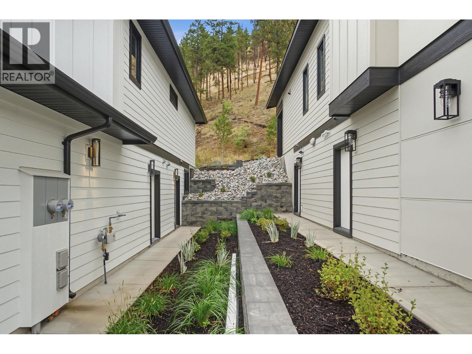 487 Clifton Road N - Image 54