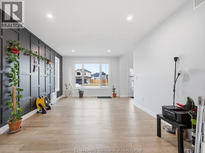 37 KINGSBRIDGE DRIVE - 13