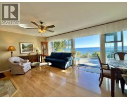 3199 Beach Avenue, Roberts Creek, BC V0N2W0 Photo 13