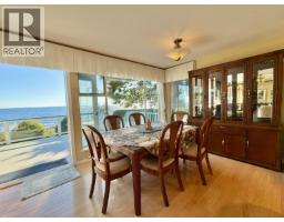 3199 Beach Avenue, Roberts Creek, BC V0N2W0 Photo 15