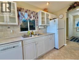 3199 Beach Avenue, Roberts Creek, BC V0N2W0 Photo 16