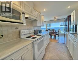 3199 Beach Avenue, Roberts Creek, BC V0N2W0 Photo 17