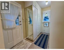 3199 Beach Avenue, Roberts Creek, BC V0N2W0 Photo 18