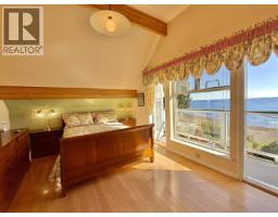 3199 Beach Avenue, Roberts Creek, BC V0N2W0 Photo 22