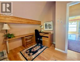 3199 Beach Avenue, Roberts Creek, BC V0N2W0 Photo 26