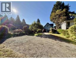 3199 Beach Avenue, Roberts Creek, BC V0N2W0 Photo 38