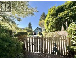 3199 Beach Avenue, Roberts Creek, BC V0N2W0 Photo 39