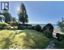 3199 Beach Avenue, Roberts Creek, BC V0N2W0 Photo 8