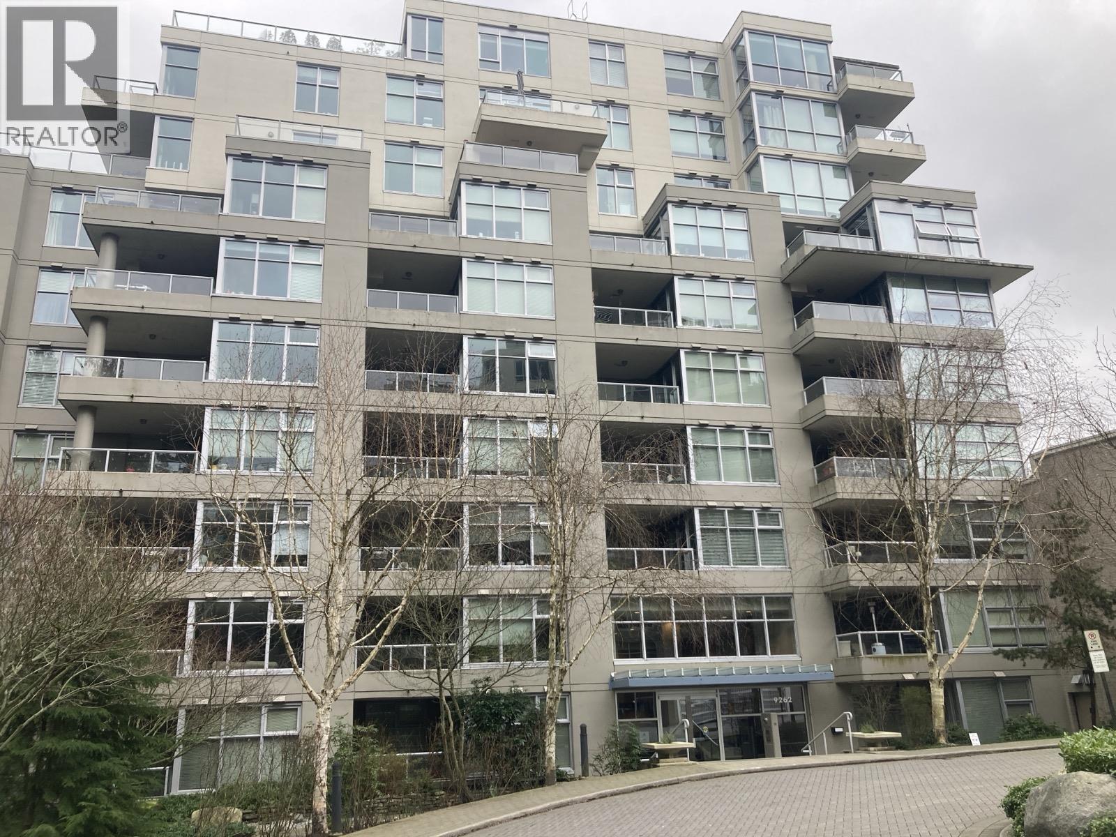 #210 9262 UNIVERSITY CRESCENT Crescent, Burnaby, British Columbia, V5A0A4, Burnaby, British Columbia — photo 2 of 5