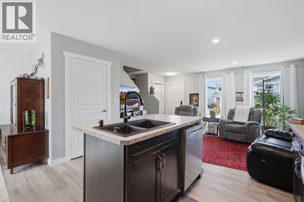 Listing photo – 14 Hawthorn Place, Sylvan Lake