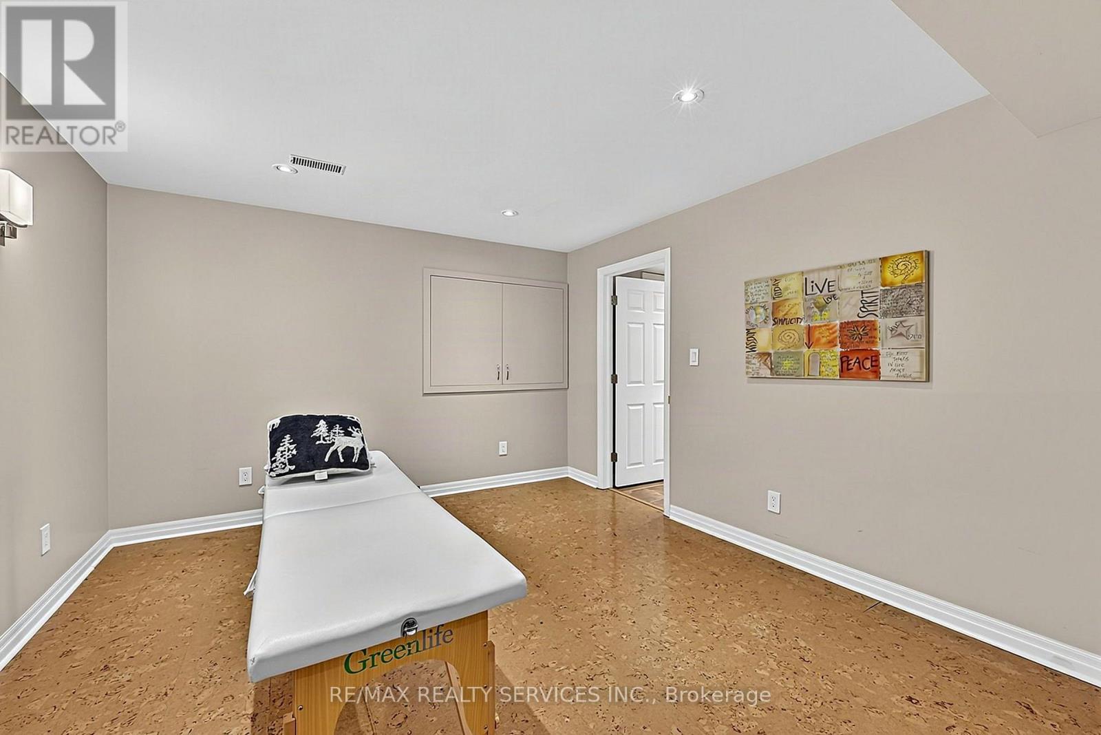 50 NORTH RIVERDALE DRIVE - Image 32