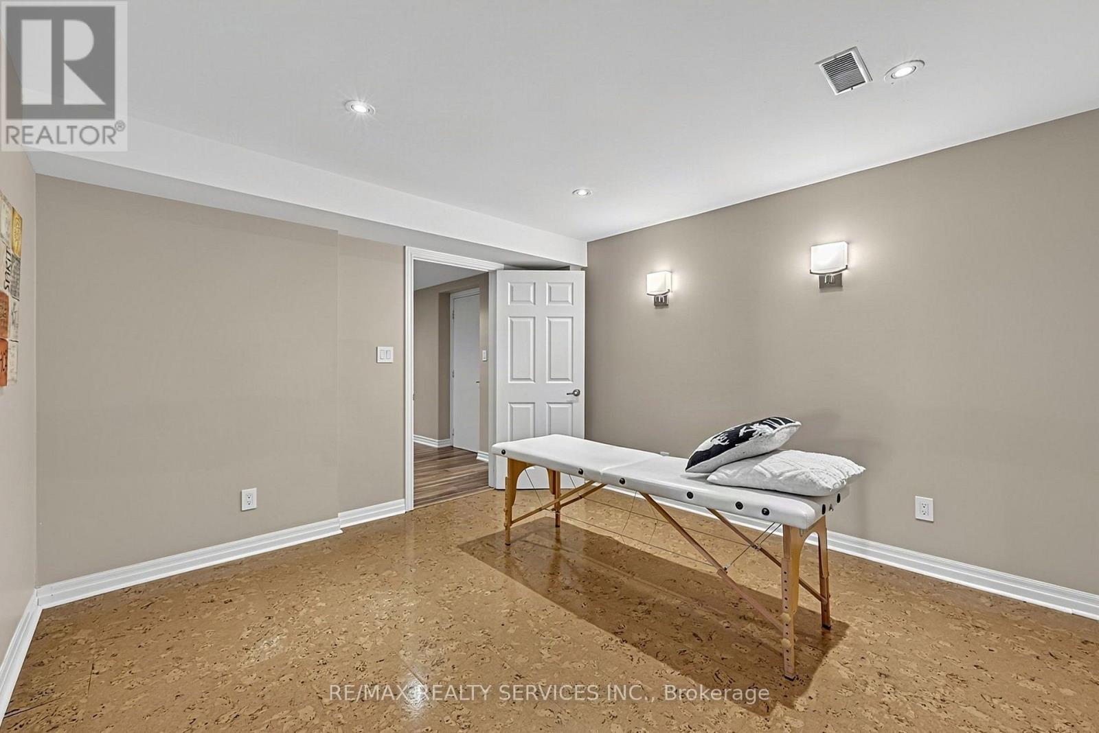 50 NORTH RIVERDALE DRIVE - Image 33