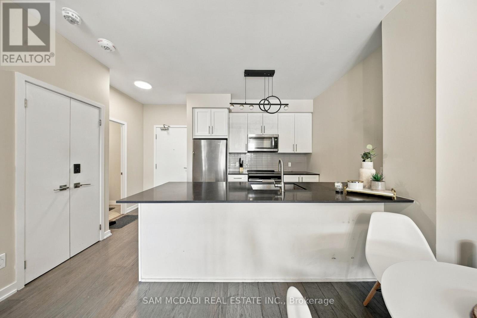 TH6 - 4055 PARKSIDE VILLAGE DRIVE, Mississauga (Creditview) — photo 4
