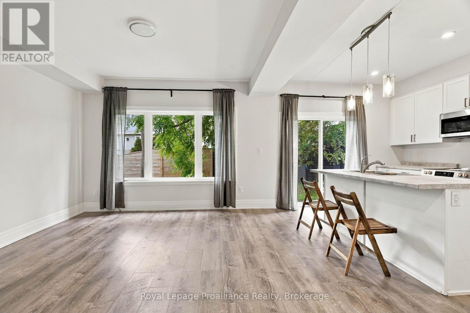 22 CAMPBELL CRESCENT - 5