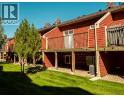 885 Mount Sundance Manor W, Lethbridge, AB T1J1X7 Photo 32
