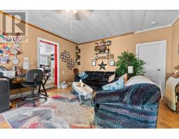 Mud room - 834 Hybla Road, Hastings Highlands, ON K0L1C0 Photo 6