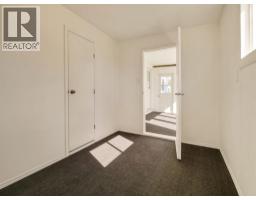 Sunroom - #28, 2300 13 Street N, Lethbridge, AB T1H4E8 Photo 7