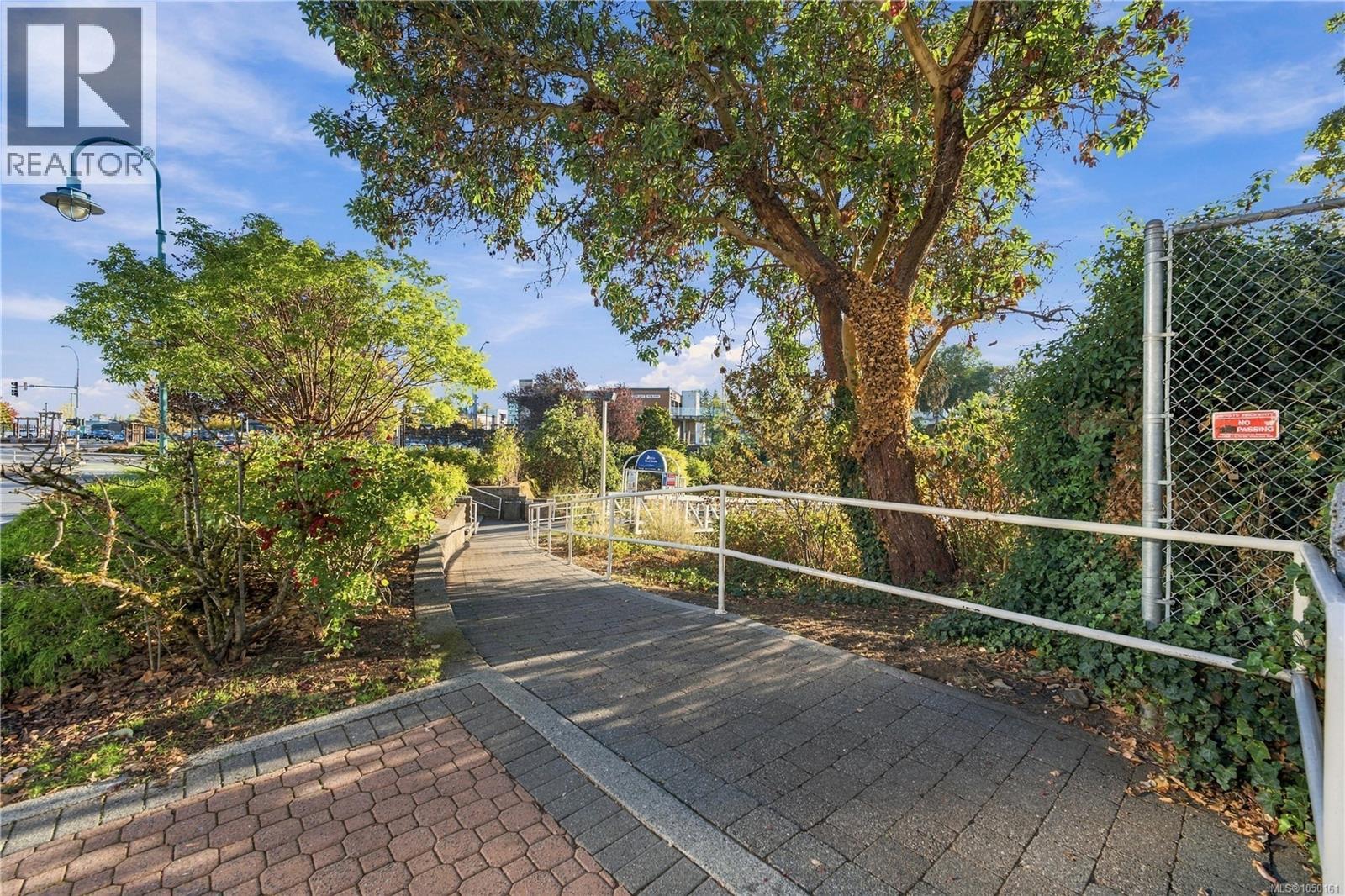 #402 158 Promenade Dr - Image 25