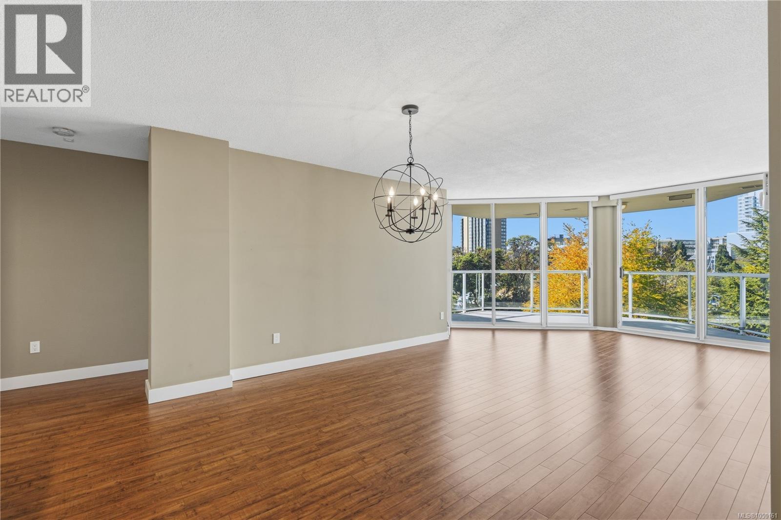 #402 158 Promenade Dr - 54