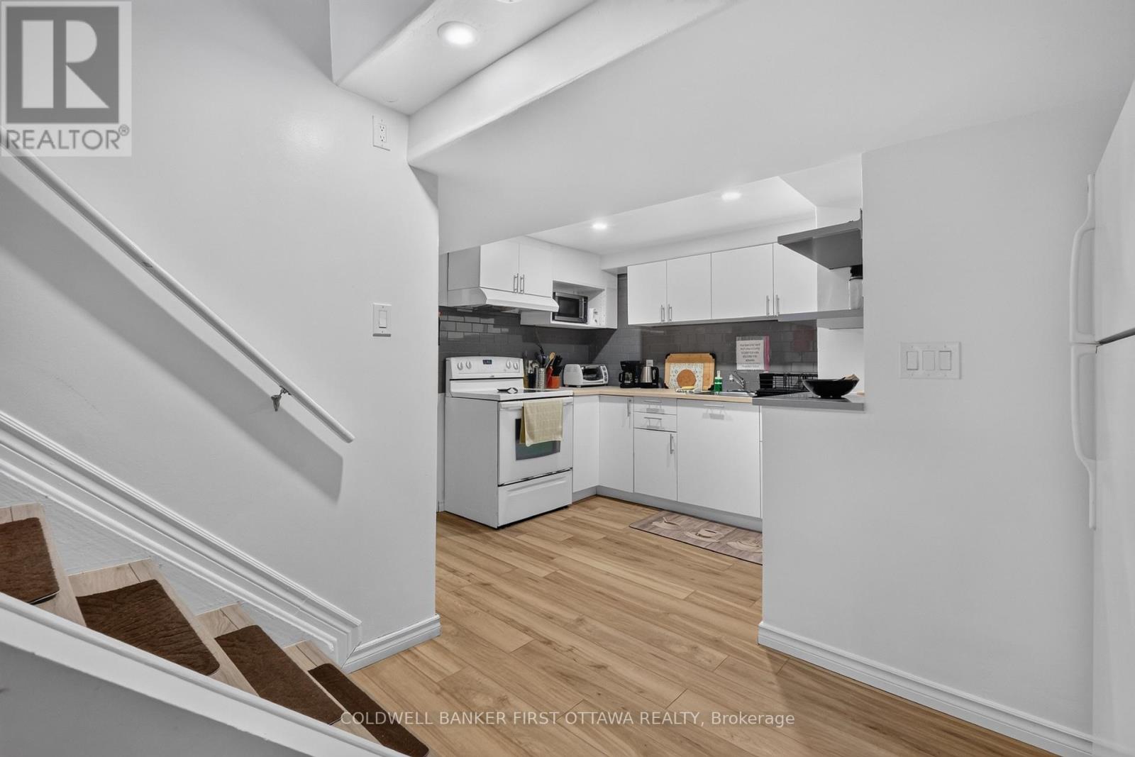 702 CRYSTAL STREET, Ottawa — photo 9