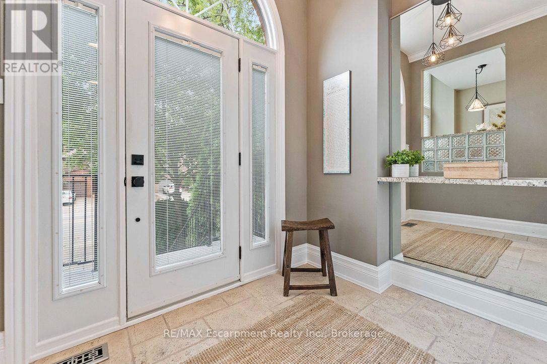 2331 MARINE DRIVE, Oakville (BR Bronte) — photo 2