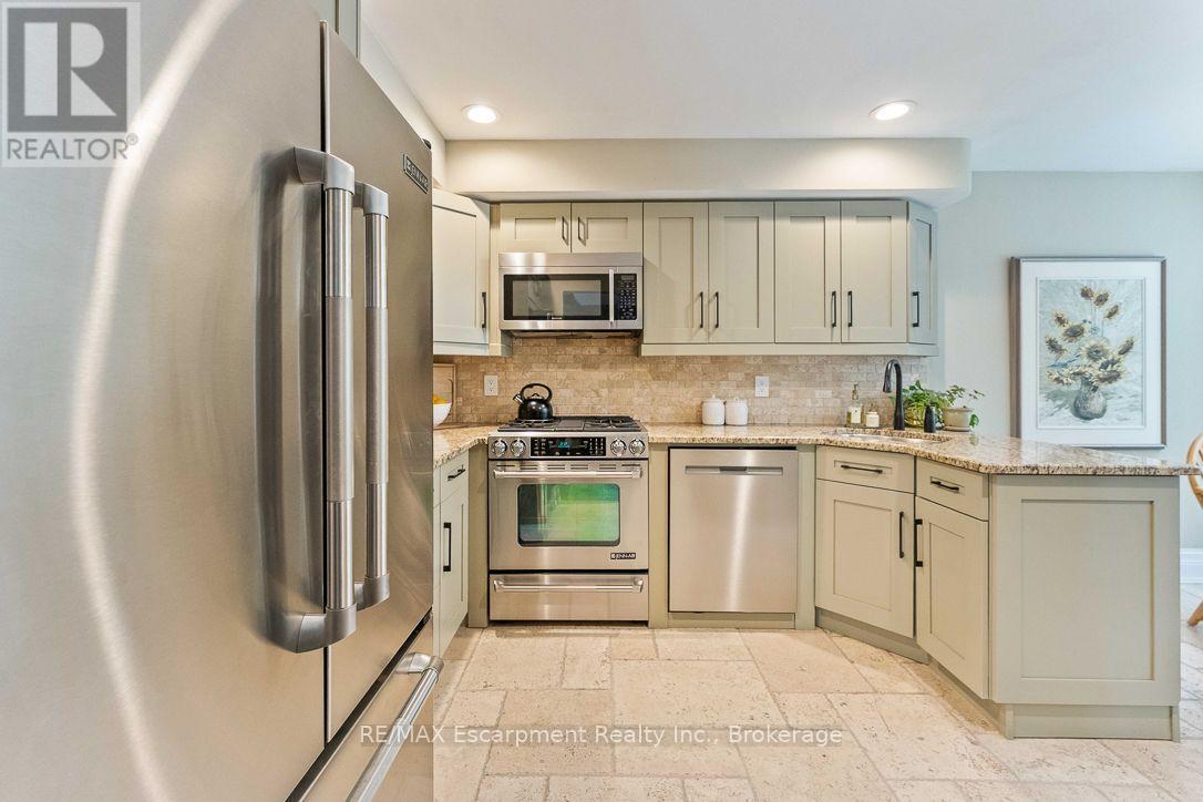 2331 MARINE DRIVE, Oakville (BR Bronte) — photo 4