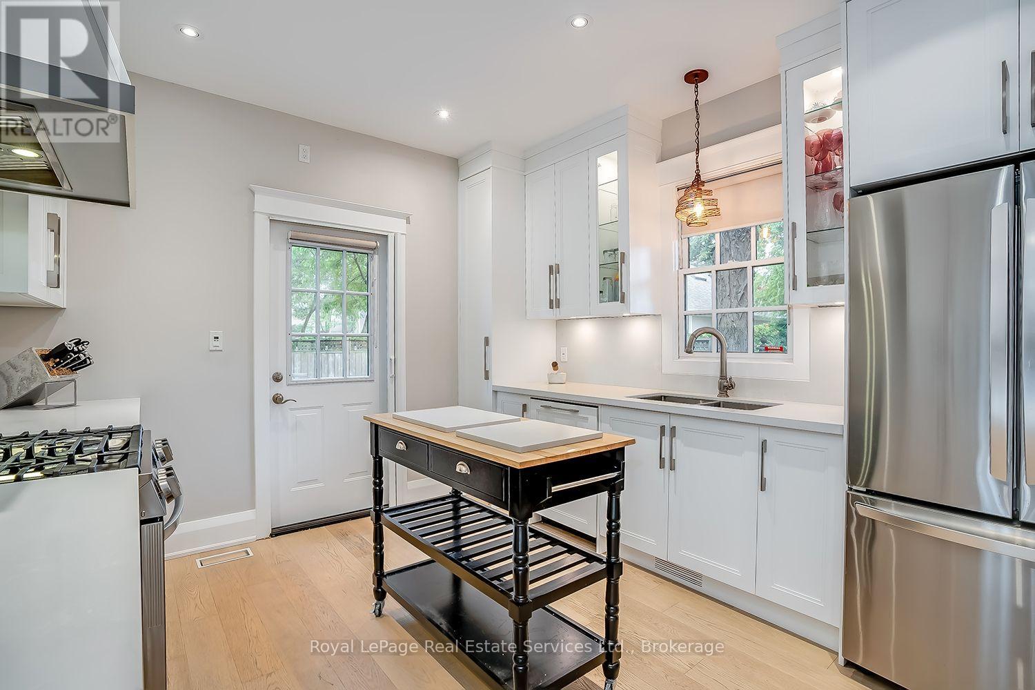 128 CHISHOLM STREET, Oakville (CO Central) — photo 12